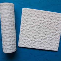 Paku Malzeme - Desenli Plastik Merdane Blossom; 6,7*2,0 cm