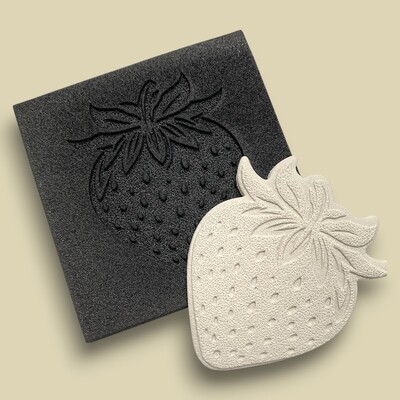 Paku Malzeme - Doku transfer matı Strawberry-2; 8*8 cm