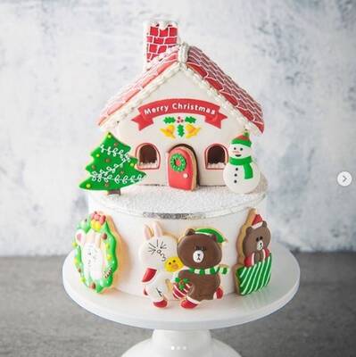 Plastic cutter set Gingerbread House