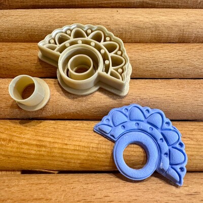 Paku Malzeme - Gözlük tutucu plastik kesici TRIBAL SUNFLOWER; 46 mm