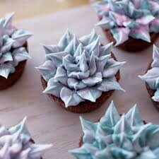 Ateco - Krema sıkma duy ucu no:352 yaprak (5 mm ağız çapı) (1)