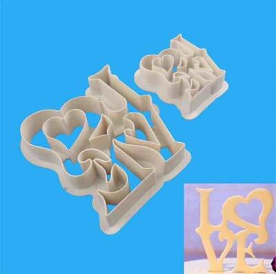 Plastic cutter set LOVE