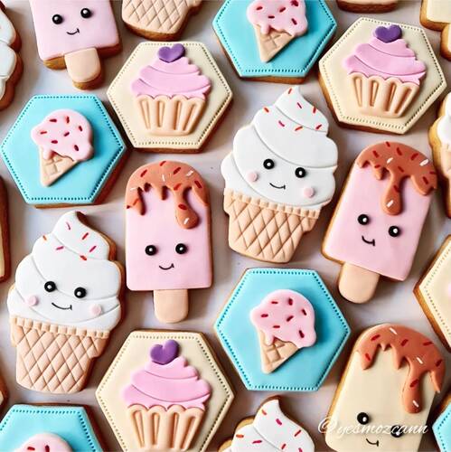 Plastik Kalıp Çubuklu Dondurma; 10*5 cm