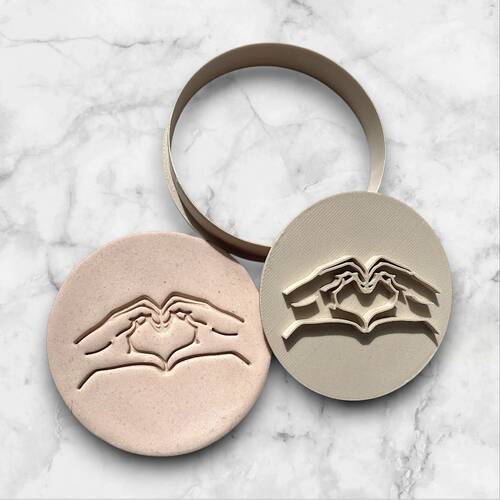Plastik kesici / embosser baskı HEART HAND; 70 mm