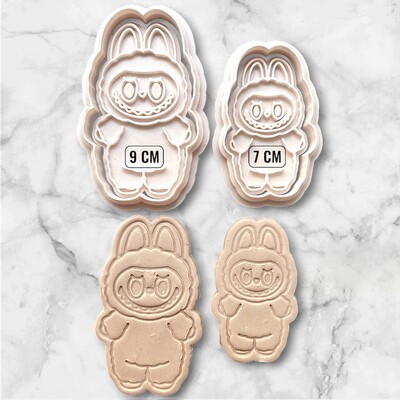 Paku Malzeme - Plastik kesici kalıp LABUBU