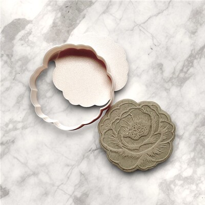 Paku Malzeme - Plastik kesici kalıp RANUNCULUS-3; 59x55 mm