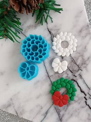Plastik mini kalıp FLORAL WREATH w/BOW; 3 cm
