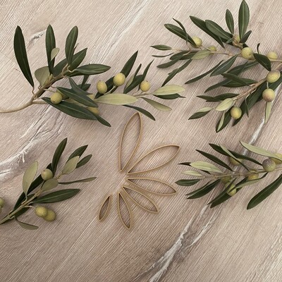 Paku Malzeme - Plastik Zeytin yaprak kesici; 6 parça (1)